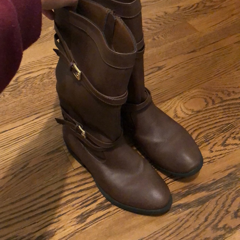 Boots - Picture 3 of 4